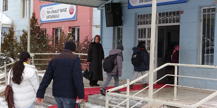 Van’da okullar bir gün tatil edildi