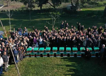 Balıkesir Büyükşehir’den bal üreticilerine hibe kovan dağıtıldı