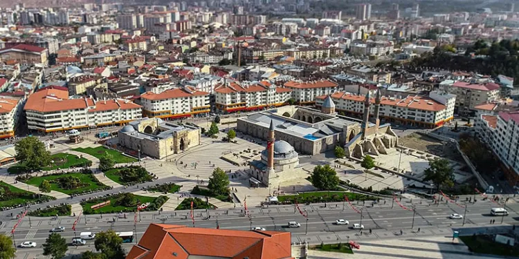 Sivas 2023 yılında göç aldı