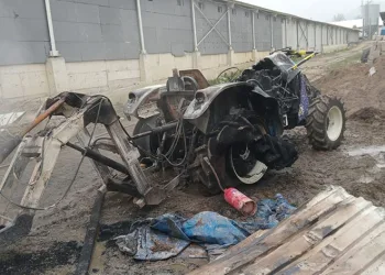 Tavuk çiftliğinin kazan dairesi küle döndü