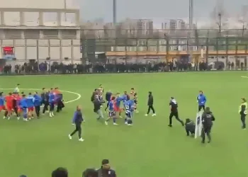 Saha boks ringine döndü