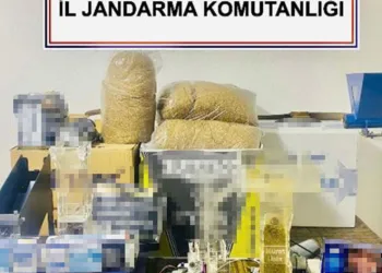 Evde kaçak sigara üretimine operasyon
