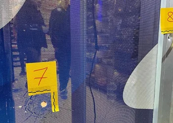 Esenyurt’ta tekel bayisine kurşun yağdırdılar