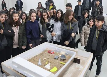 “Depremle yaşamayı ve yenmeyi öğrenmemiz gerek”