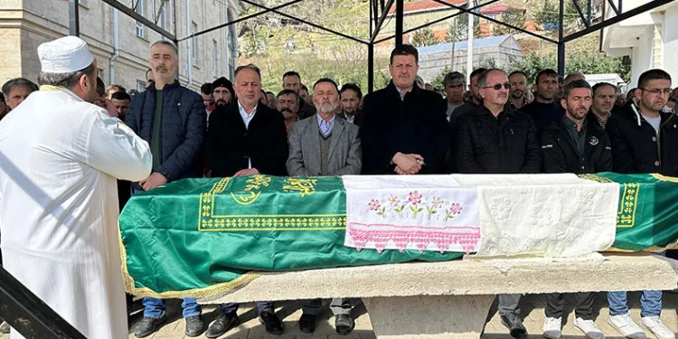 Eşi tarafından öldürülen genç kadın son yolculuğuna uğurlandı