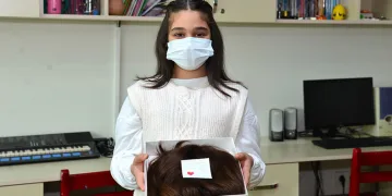 Yaşı küçük gönlü büyük