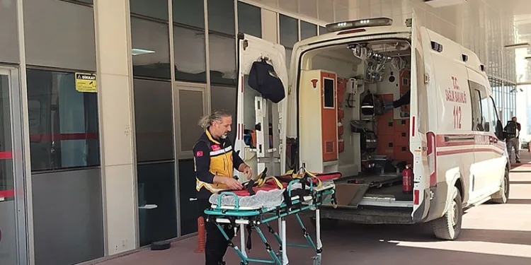 Yüksek gerilime kapılan inşaat işçisi ağır yaralandı