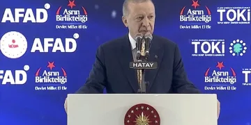 Deprem konutları sahiplerine teslim ediliyor