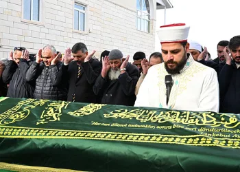 Çığ altında kalan operatör hayatını kaybetti