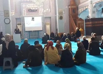 Umre eğitim seminerleri devam ediyor