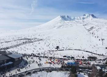 Erciyes’te hafta sonu pistler doldu taştı