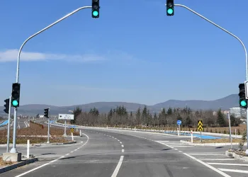 Kaza üzerine kaza olan kavşağa trafik ışık sistemi kuruldu