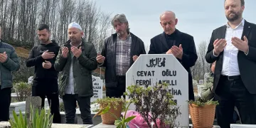 Gazeteci Ferdi Akıllı mezarı başında anıldı