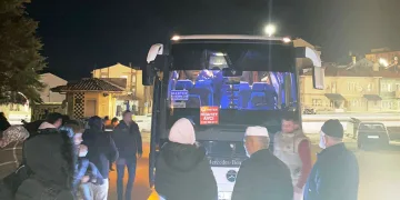 Ramazan umresi için 33 kişilik gurup yola çıktı