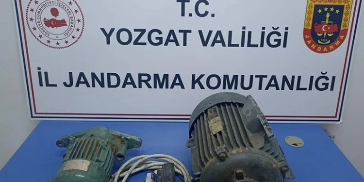 Elektrik kablosu çalan 2 zanlı tutuklandı