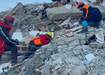 Depremde kurtardığı canları ağlayarak anlattı