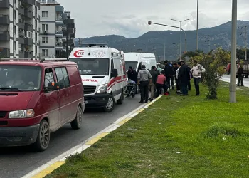 Milas’ta minibüs yayaya çarptı