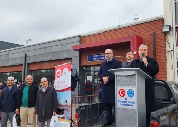 Umreciler kutsal beldelere dualarla yolcu edildi
