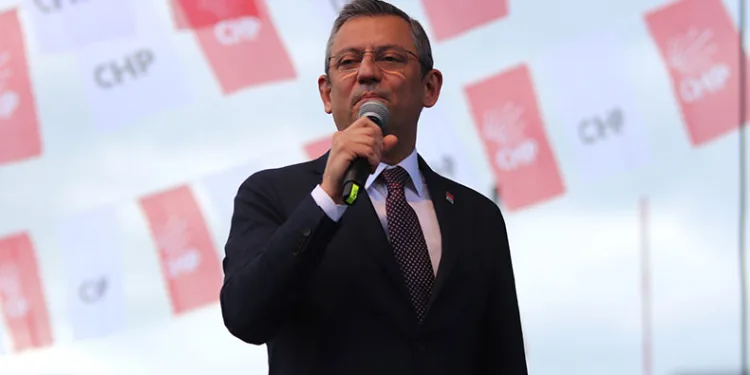Özel, halk buluşmasında Dikilililere seslendi