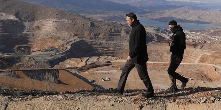 Bakan Bayraktar, maden sahasını inceledi