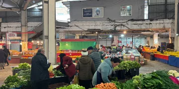Halk pazarına yoğun ilgi
