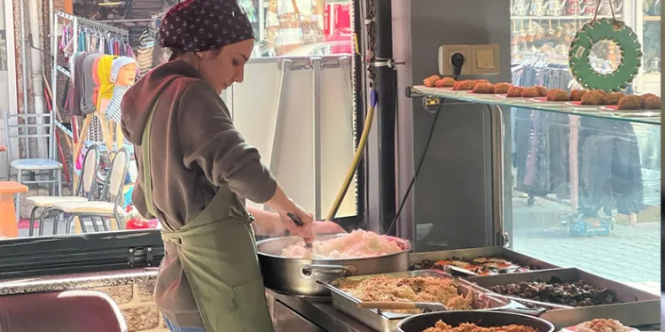 Anneannesinden öğrendiği mesleğiyle istihdam sağlıyor