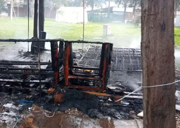 Defne’de yanan çadır kül oldu