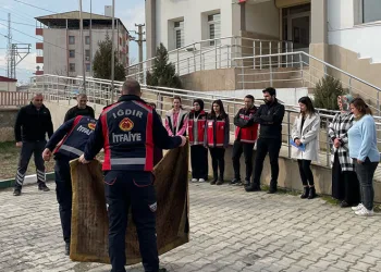 Iğdır Belediyesinden yangın söndürme eğitimi