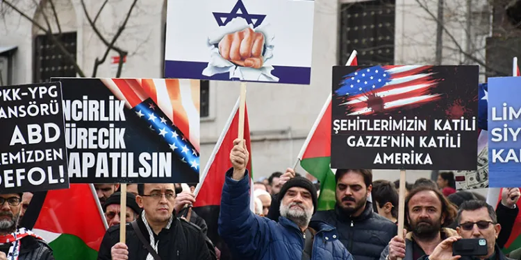 Bursa’da İsrail’in Gazze’ye yönelik saldırıları protesto edildi