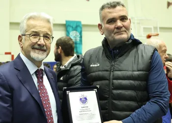 Nilüfer Belediyesi amatör sporcuların yanında