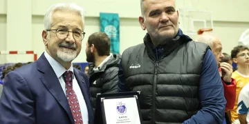 Nilüfer Belediyesi amatör sporcuların yanında