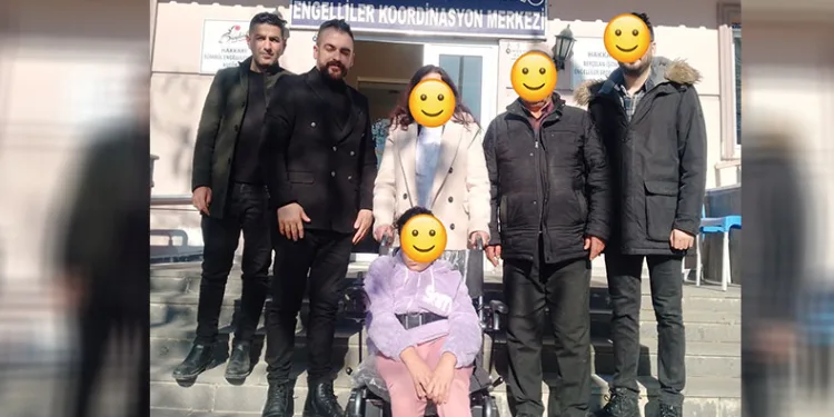 Hakkari’deki engellilere sandalye desteği