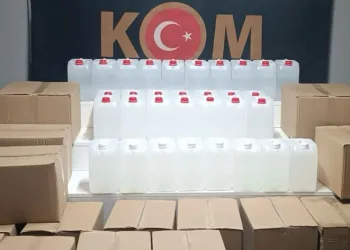 Sahte alkol üreten şahıslar yakalandı