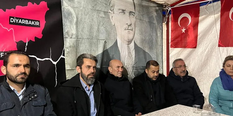 Başkan Soyer, Osmaniye’deki anma törenlerine katıldı