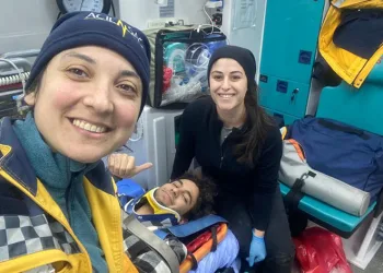 Sağlıkçı Havva, afetzede vatandaşların umudu oldu