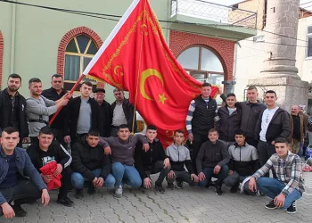 Balıkesir’de Oğlak Parası sancak oldu