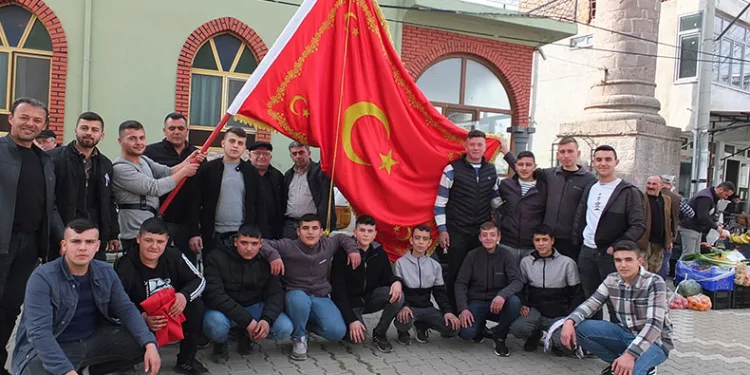 Balıkesir’de Oğlak Parası sancak oldu