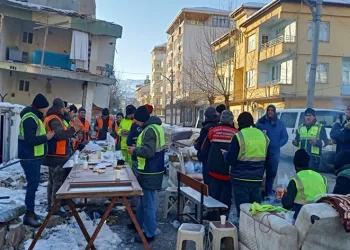 Asrın felaketinde enkazda can aramıştı