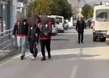 53 yıl hapis cezasıyla aranan 17 yaşındaki şahıs yakalandı