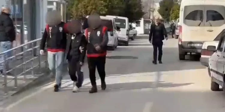 53 yıl hapis cezasıyla aranan 17 yaşındaki şahıs yakalandı