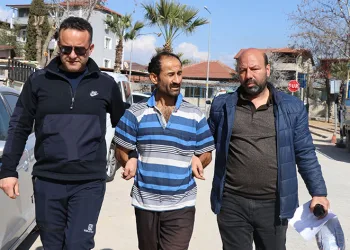 Kadını çocuklarının gözü önünde öldüren zanlı tutuklandı
