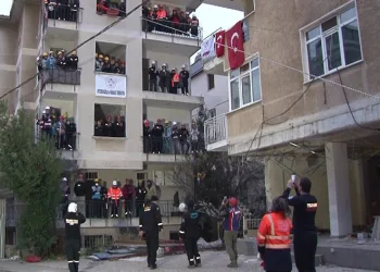 Arama kurtarma ekipleri tarafından nefes kesen tatbikat