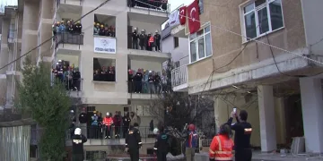 Arama kurtarma ekipleri tarafından nefes kesen tatbikat