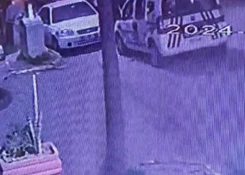 İşe giden engelli genç ve babasına kurşun yağdırdılar