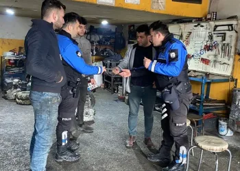 Polisten dolandırıcılara karşı sanayi esnafına uyarı