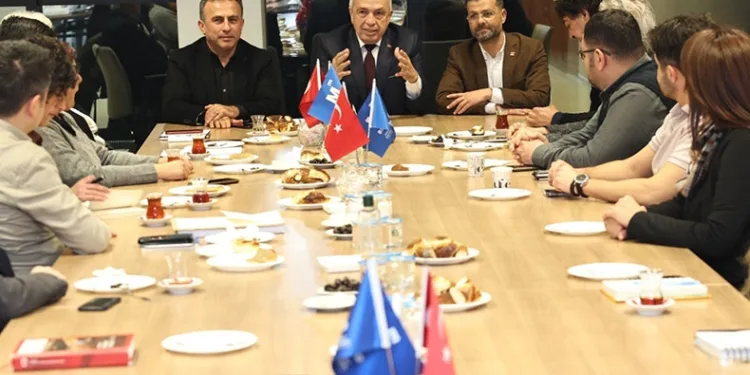 Şadi Özdemir seçim çalışmalarına başladı