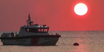 Akdeniz’de gün batımı mest etti