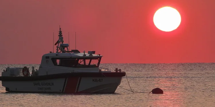 Akdeniz’de gün batımı mest etti