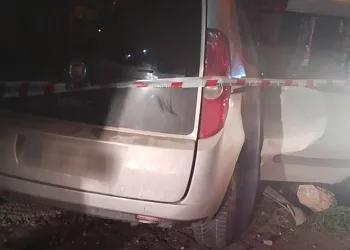 Kartal’da otomobil inşaat alanına girdi