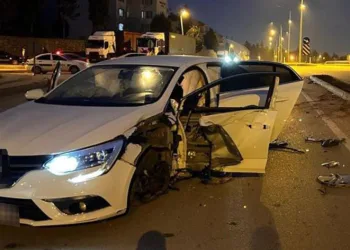 İnegöl’de iki otomobil çarpıştı: 4 kişi yaralandı